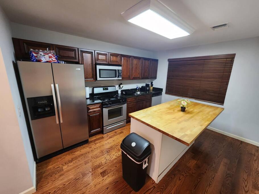 Luxury 2 Bed Apt, Mins To Nyc! Union City Dış mekan fotoğraf